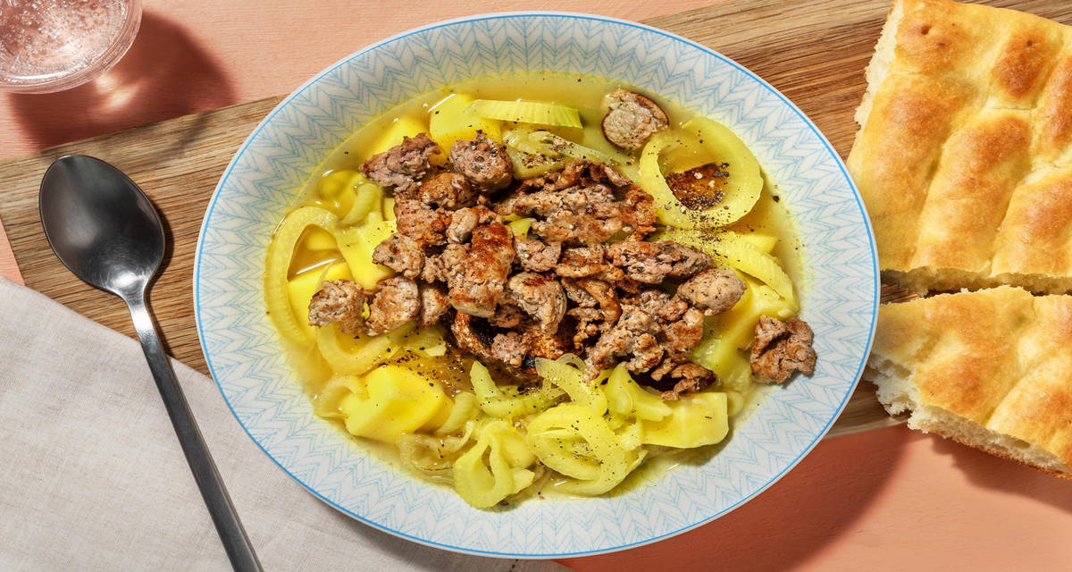 Zuppa contadina di finocchi, salsiccia e patate con Pecorino Romano Dop e focaccia genovese