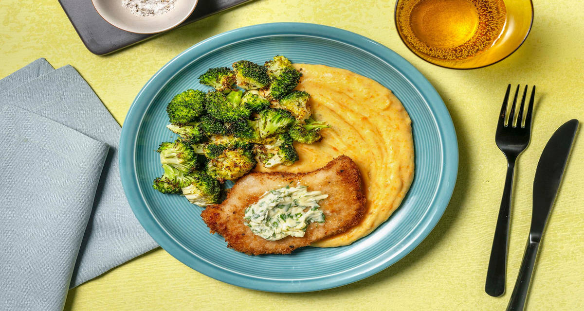 Sprødstegt svinekød med ovnbagt broccoli og blød grøntsagsmos