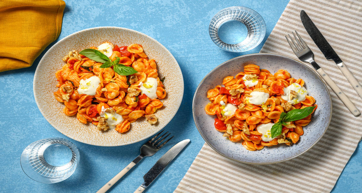 Orecchiette golose alla mediterranea con crema di ricotta e crumble di noci