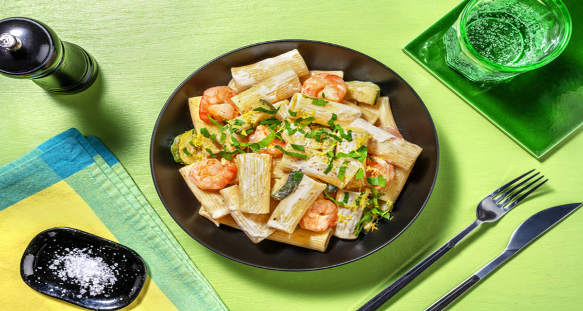 Speedy Prawn Rigatoni with Chicken with courgette and parsley