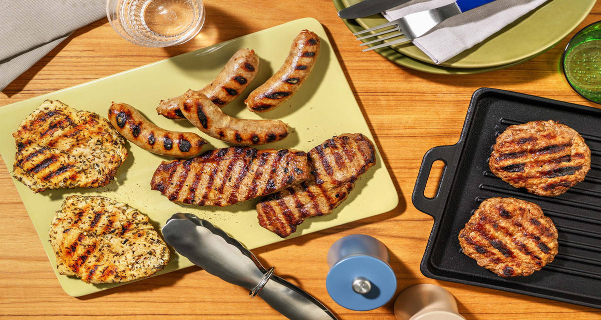 BBQ box met kipfilet, hamburgers, kipworstjes en steak 2 personen
