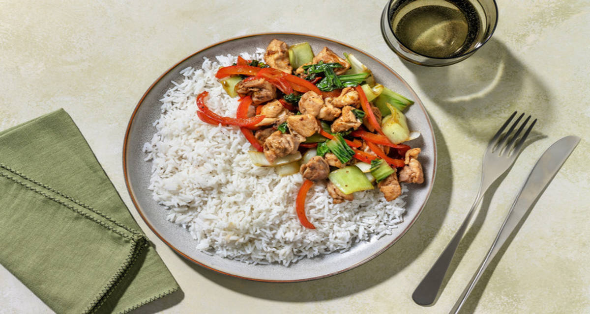 Chao Ji Rou: extra de pollo salteado con verduras con pak choi y arroz basmati