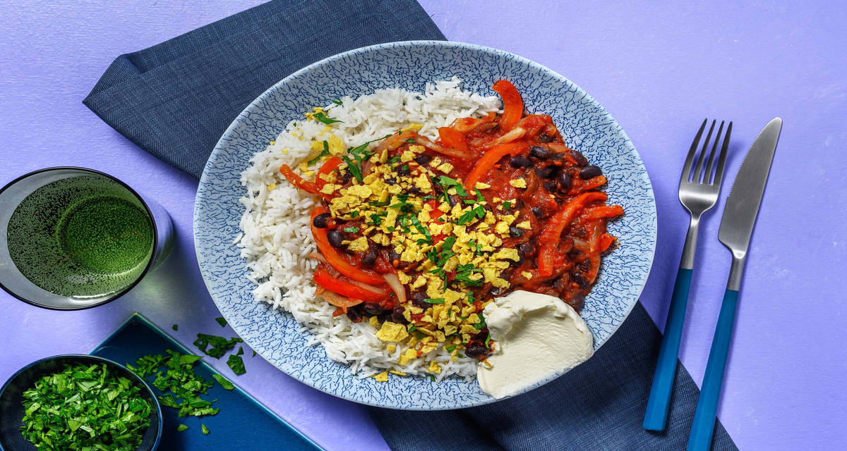 Bohnenpfanne mit Tortilla-Crunch und Paprika 