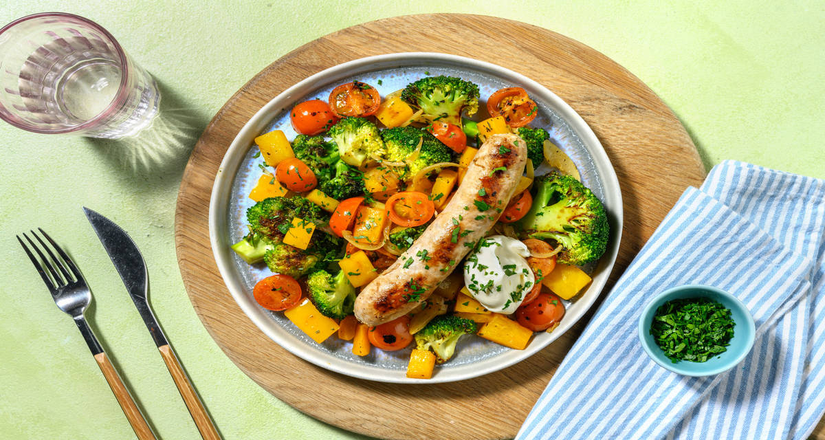Butifarra al horno con tomates cherry acompañado de verduras asadas y alioli