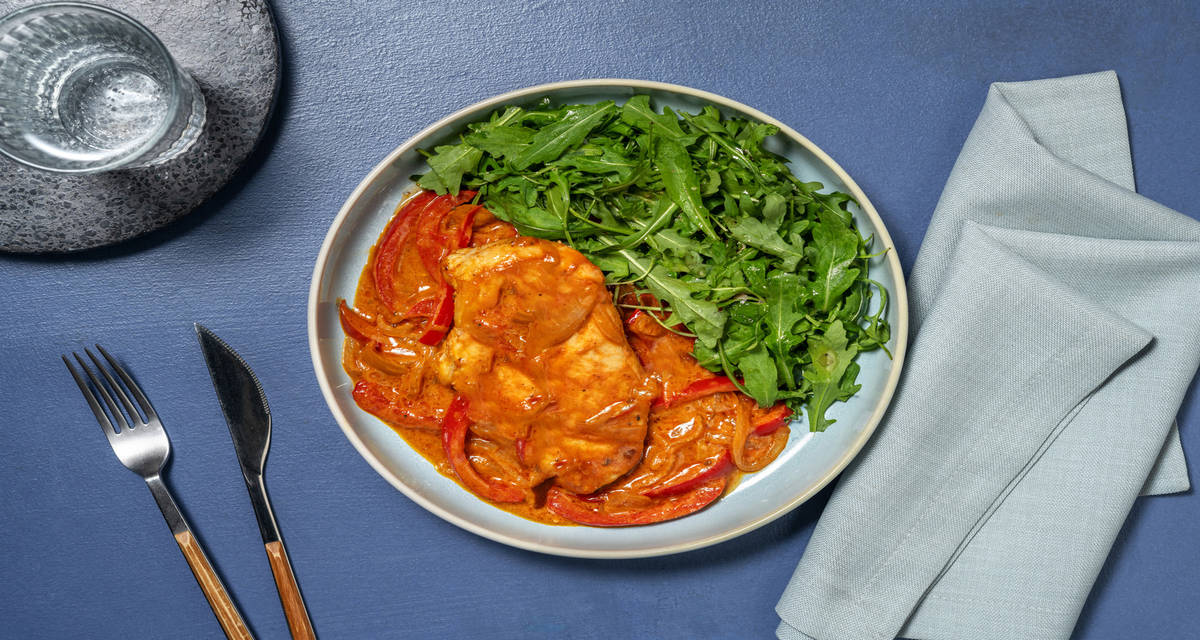 Pechuga de pollo con chipotle y verduras acompañado de ensalada de rúcula