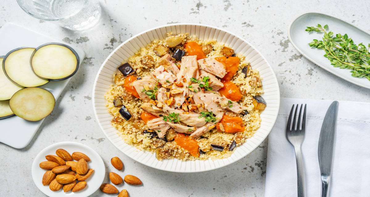 Couscous alla siciliana con ragù di sgombro pomodorini, olive e prezzemolo fresco
