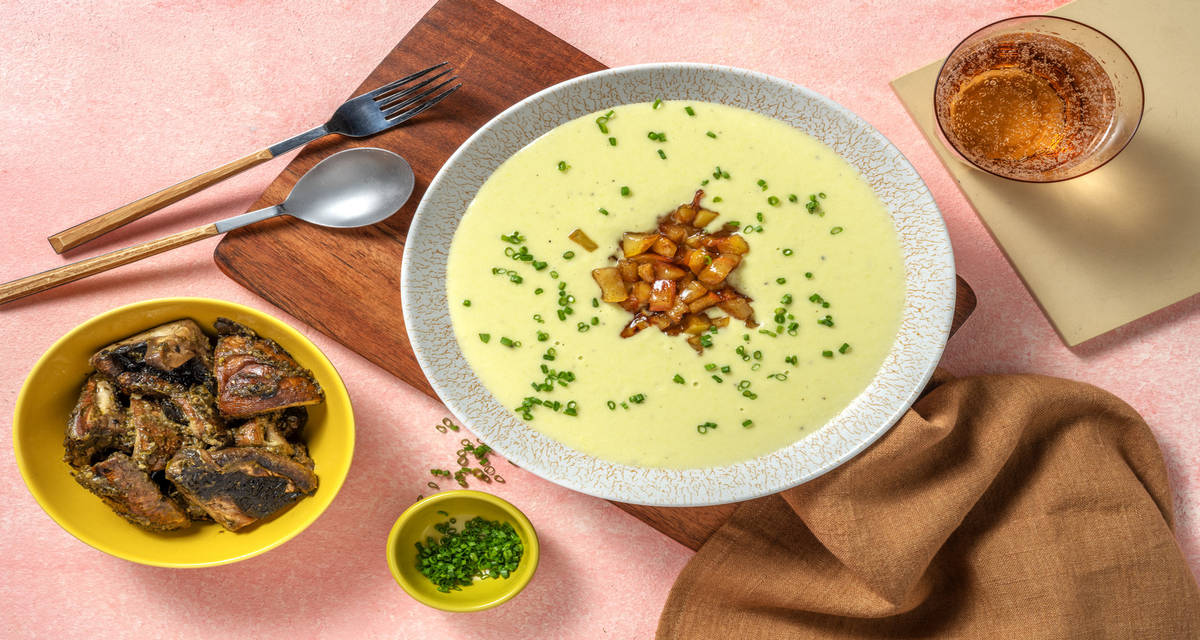 Vichyssoise con manzana caramelizada y portobellos salteados al pesto