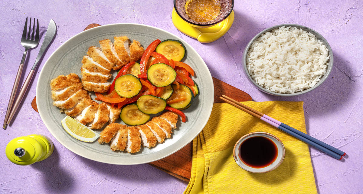 Tonkatsu - pollo fritto alla giapponese con peperoni e zucchine in salsa di soia e miele