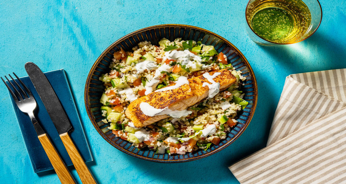 Cajunkrydret ørred med taboulehsalat og hvidløgsyoghurt