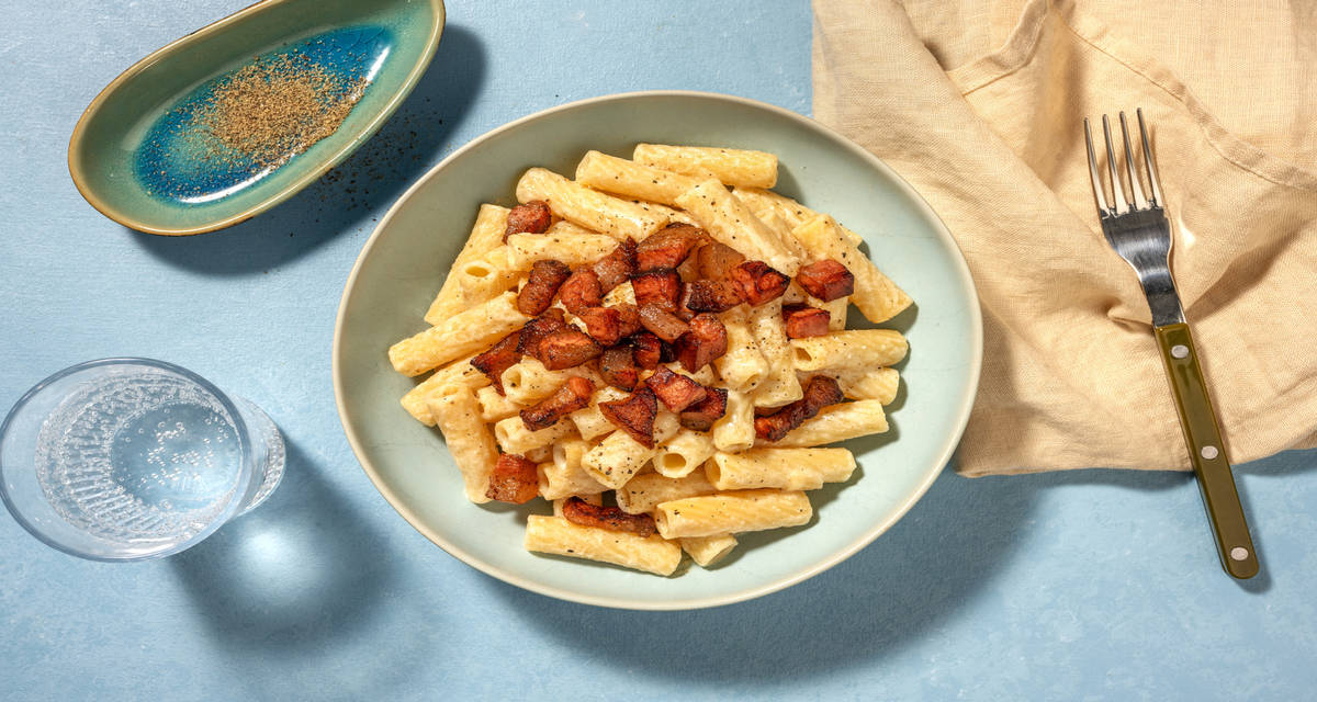 Tortiglioni e guanciale alla gricia con crema di pecorino romano Dop