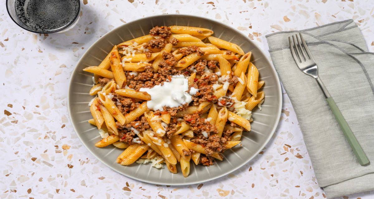 Fusilli complets & bœuf haché à la mexicaine avec de la crème & du cheddar