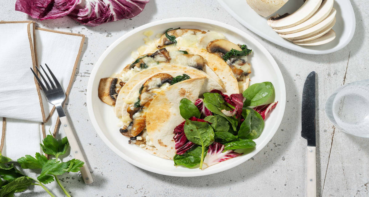 Quesadillas fusion aux poireaux & portobello avec du gouda & des épices mexicaines