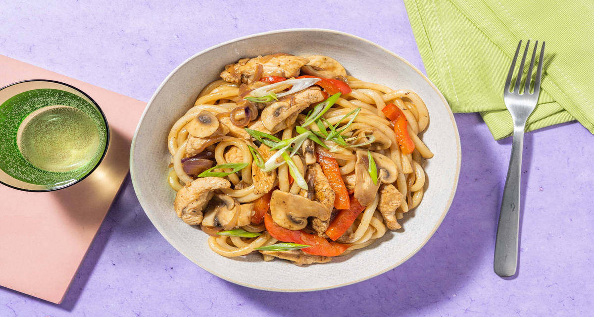 Kyckling teriyaki med fullkornsnudlar och stekta grönsaker