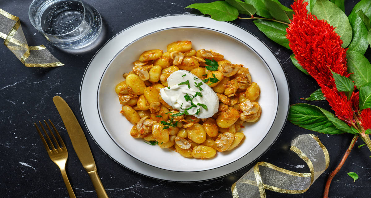 Gnocchi festivi al funghi & burrata avec un pesto rosso maison