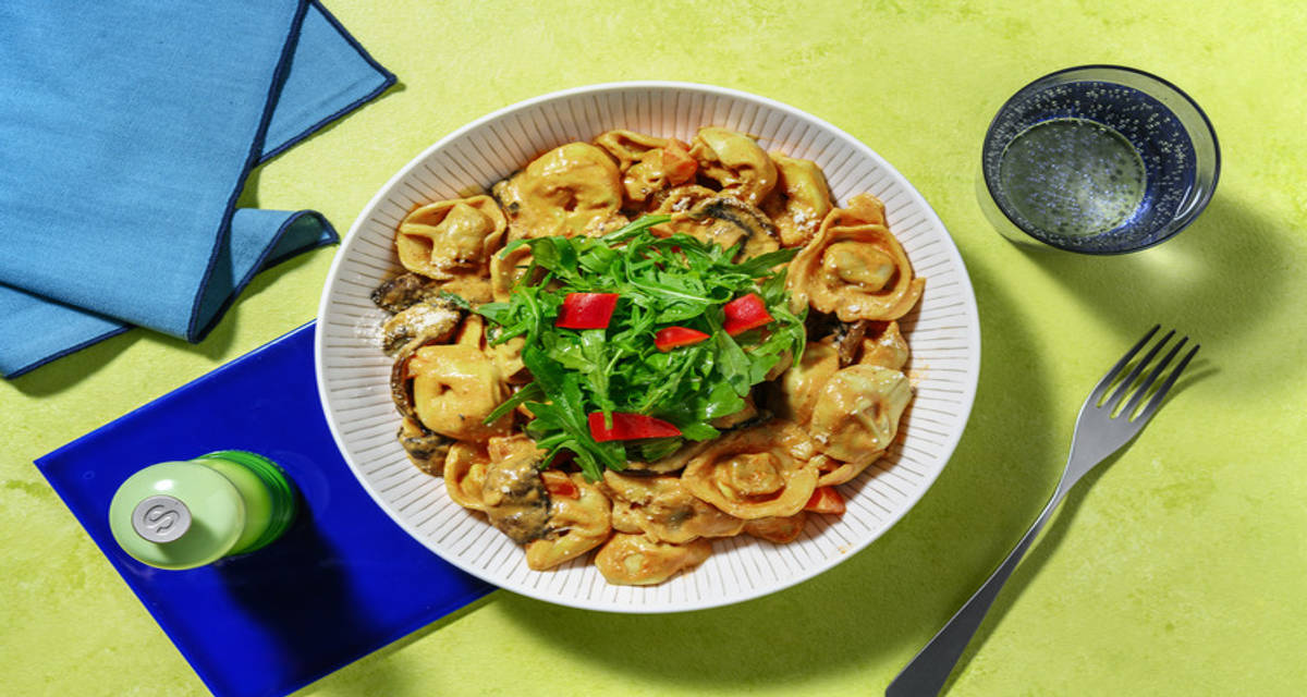 Hurtig misostegt svampetortelloni med Grana Padano, tomat og rucola