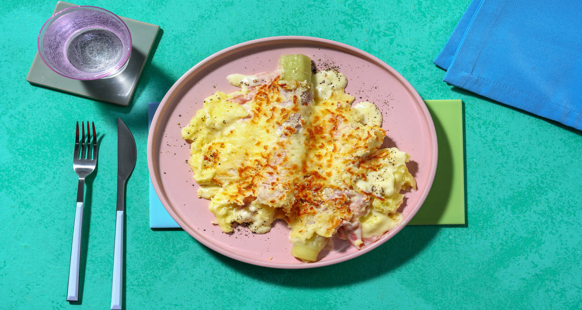Gratin de poireau crémeux au jambon purée de pommes de terre & garniture panko au fromage