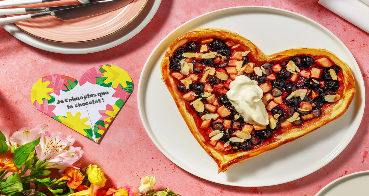 Tarte Cœur : pomme, myrtilles & crème fouettée +/- 8 parts | 2 portions
