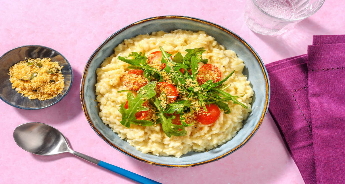 Krämig risotto med två slags ost med tomatsallad och pumpakärnskrisp