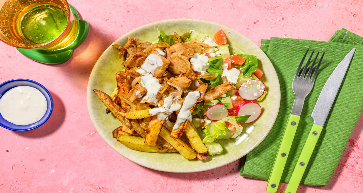 Döner-inspirerade vegostrimlor med grekisk ostsallad och vitlökssås
