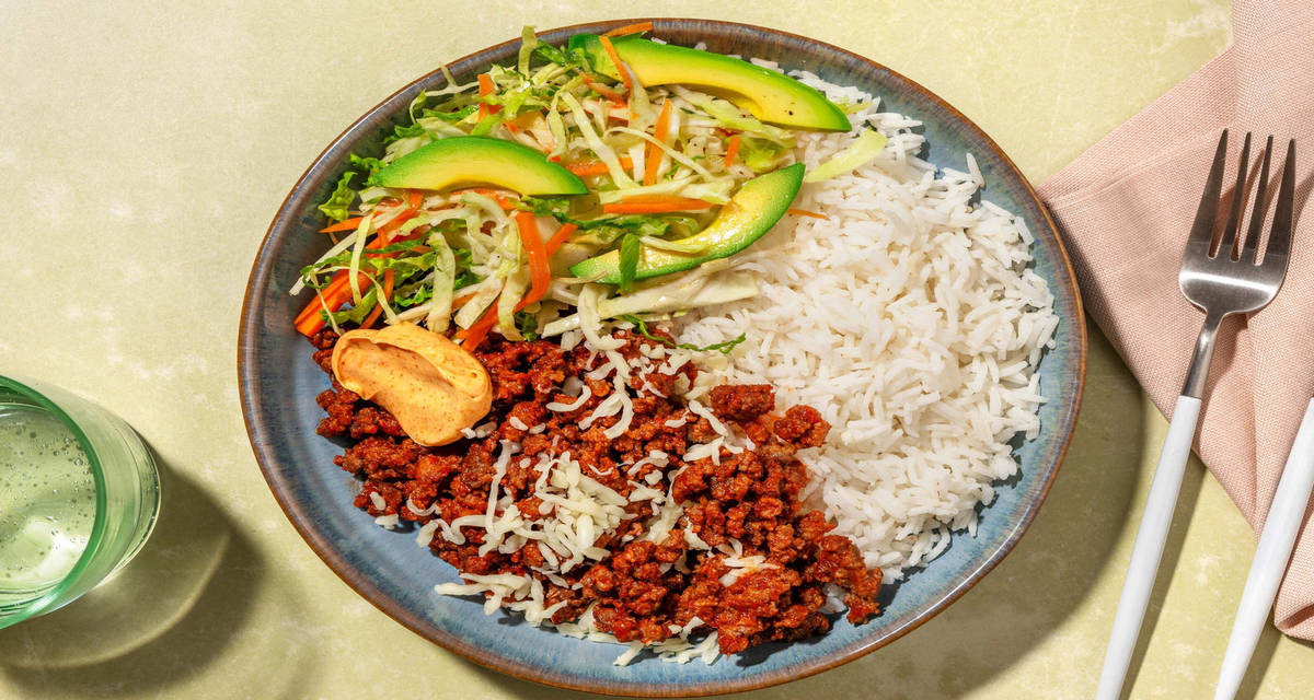 Snabb burgarbowl på nötfärs med jasminris och burgardressing