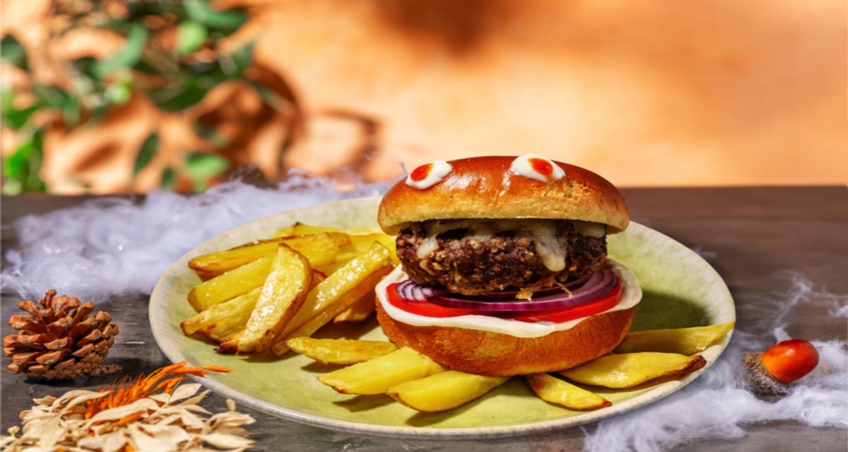 SF・ファンタジー・ホラー Happi class CREEPY BURGER SPOOKY Now that's what you call a BUG-ER! 🍔🕷️ Why not make this spooky