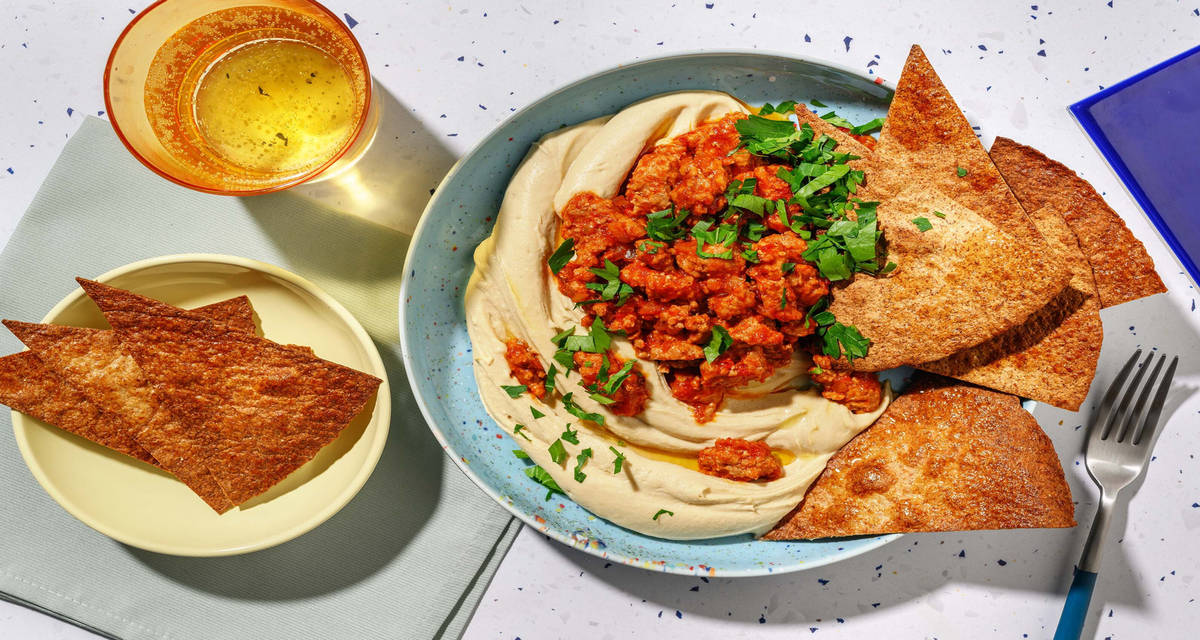 Hummus bil Lahme - ceci e carne piccante con tortilla integrali e prezzemolo