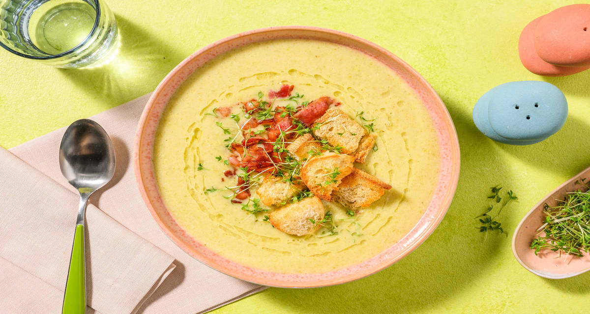 Aardappel-preivelouté met spek met tuinkers en zelfgemaakte croutons