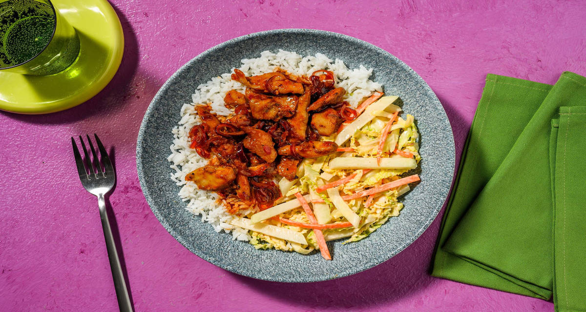Lynstegte Goan Xacuti-veggiestrimler med asiatisk slaw og jasminris