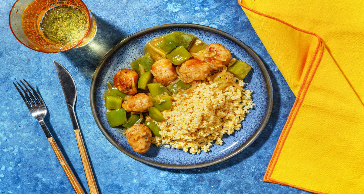 Bocados de butifarra a la miel con verduras acompañados de bulgur