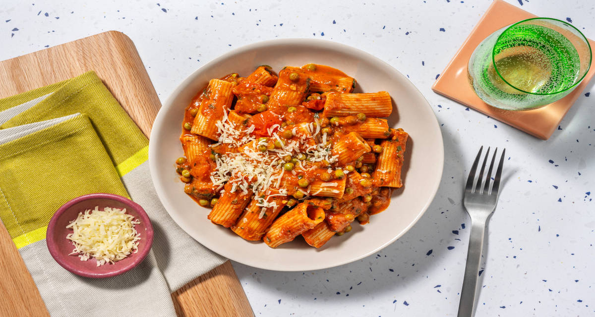 Cherry Tomato Rigatoni with pesto sauce and cheese