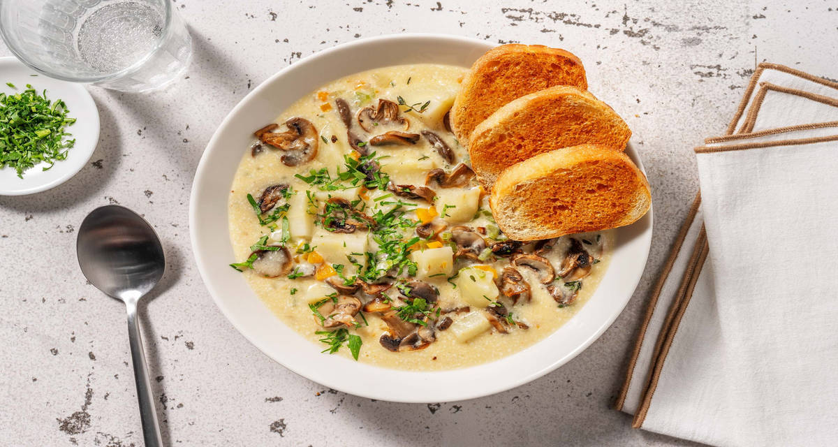 Soupe crémeuse aux champignons et aux panais Recette HelloFresh