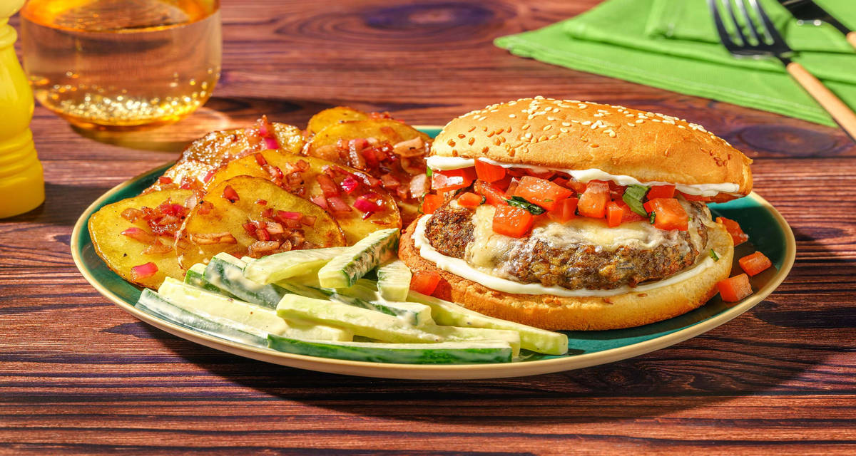 Cheeseburger bruschetta maison pommes de terre au balsamique et salade de concombre