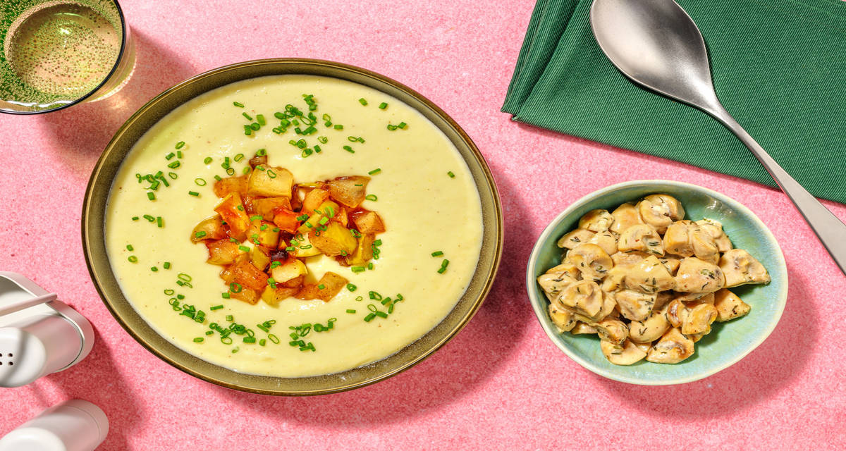 Vichyssoise con manzana caramelizada acompañada de champiñones cremosos al tomillo