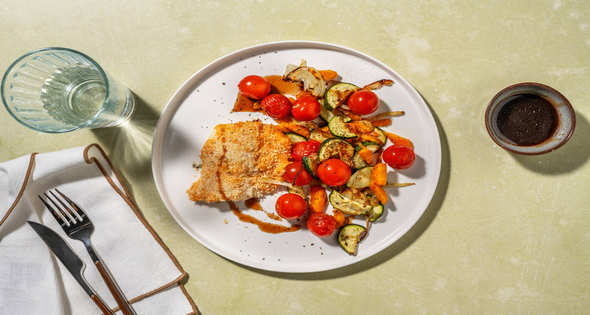 Merluza con panko y mayonesa de pimentón con verduras asadas en vinagreta de miel y ajo asado
