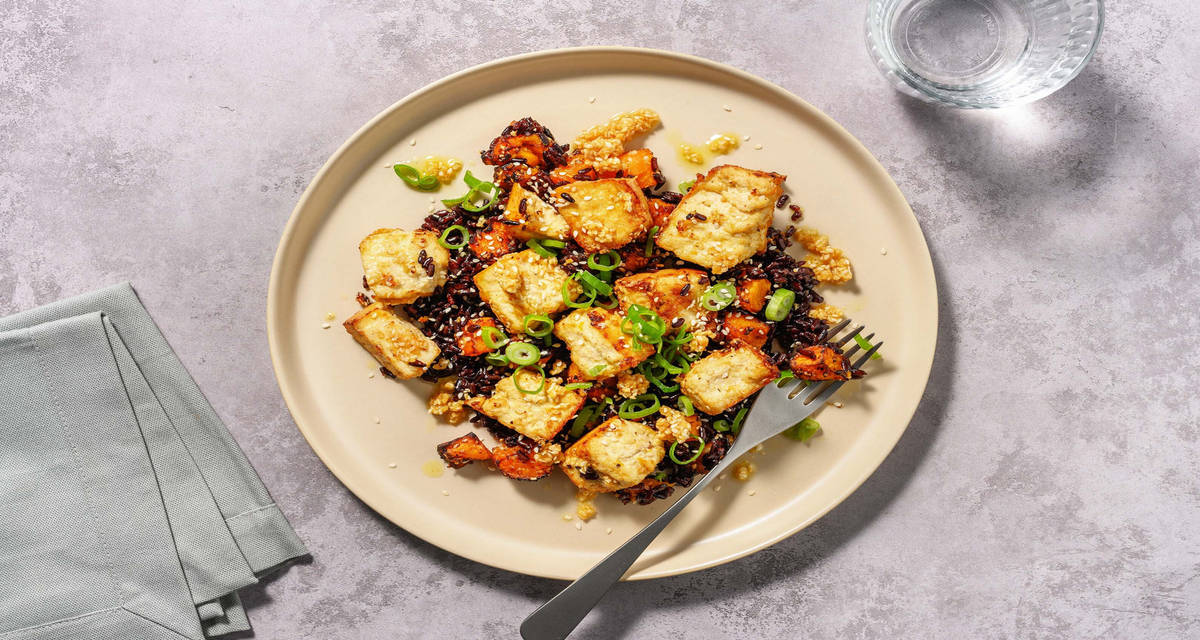 Tofu, mazzancolle e zucca glassati al miso con riso nero, cipollotto e zenzero