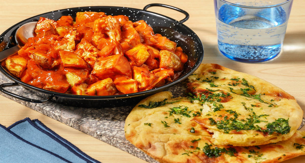 Krämig blomkåls- och potatiscurry med koriandernaan