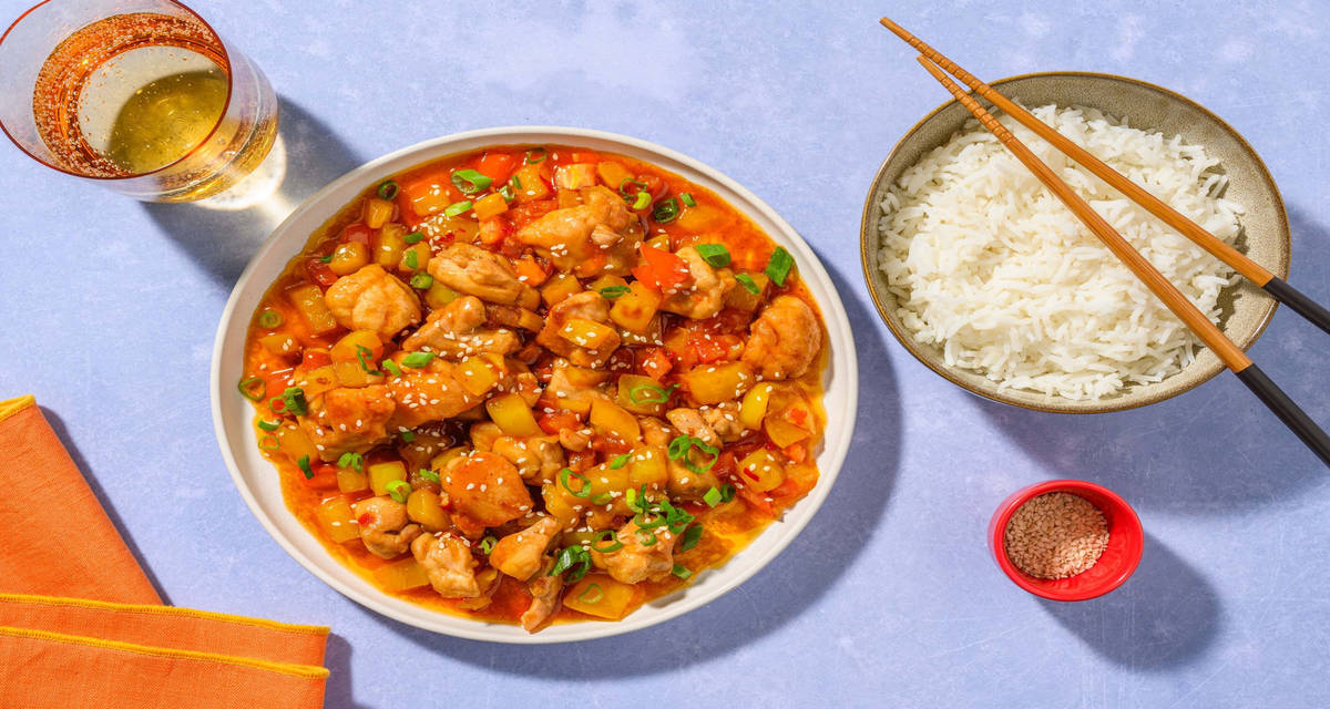 Pollo ai peperoni in glassa chili agrodolce con cipollotto, riso e pasta di zenzero