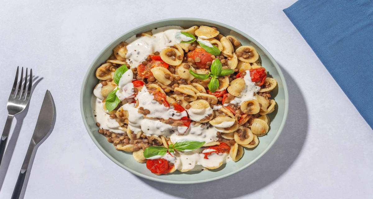 Orecchiette e lenticchie in crema di bufala con basilico e Grana Padano Dop