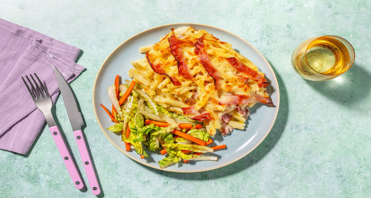 Gratin de pâtes au jambon : retour en enfance ! avec une béchamel au gouda & une salade