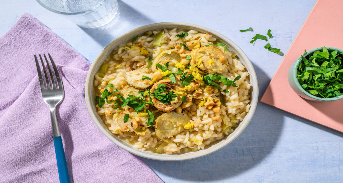 Risotto aux topinambours & pecorino râpé avec des noisettes & du persil
