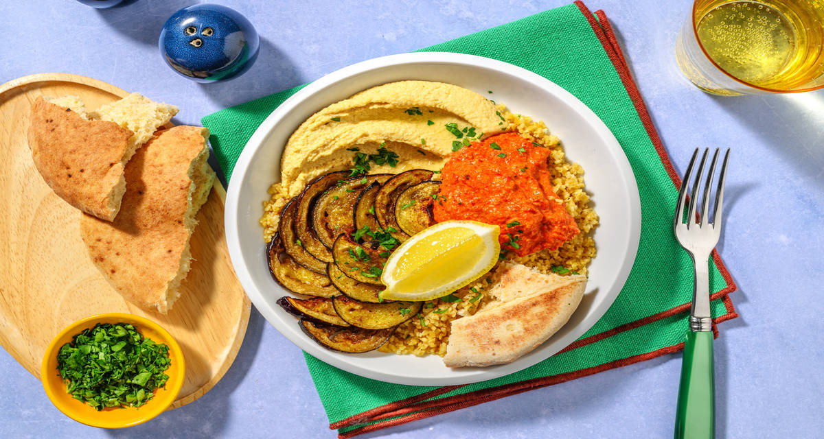 Aubergine rôtie & muhammara à la levantine avec du boulgour au beurre épicé