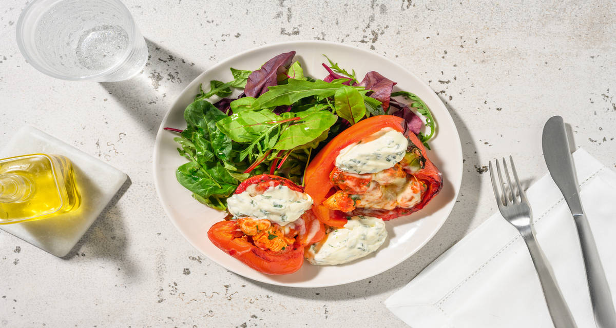 Poivron farci au poulet Label Rouge & cheddar avec une crema à la coriandre