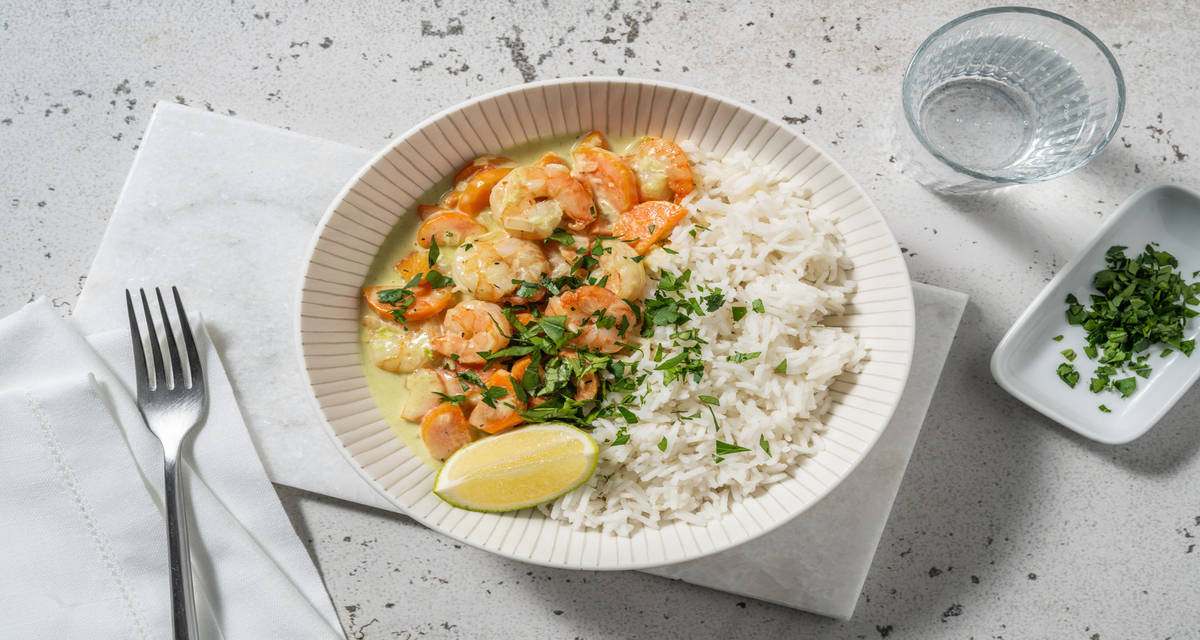 Curry thaï léger aux crevettes & coco avec des herbes fraîches & du riz