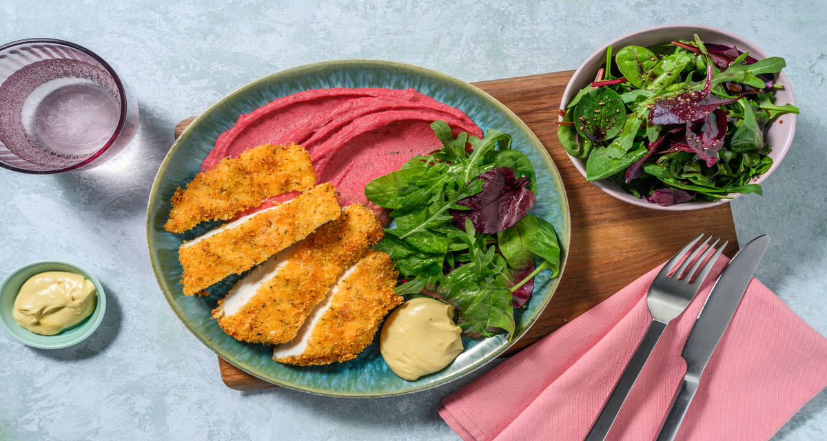 Escalope de poulet pané & purée de betterave avec une sauce mayo-moutarde