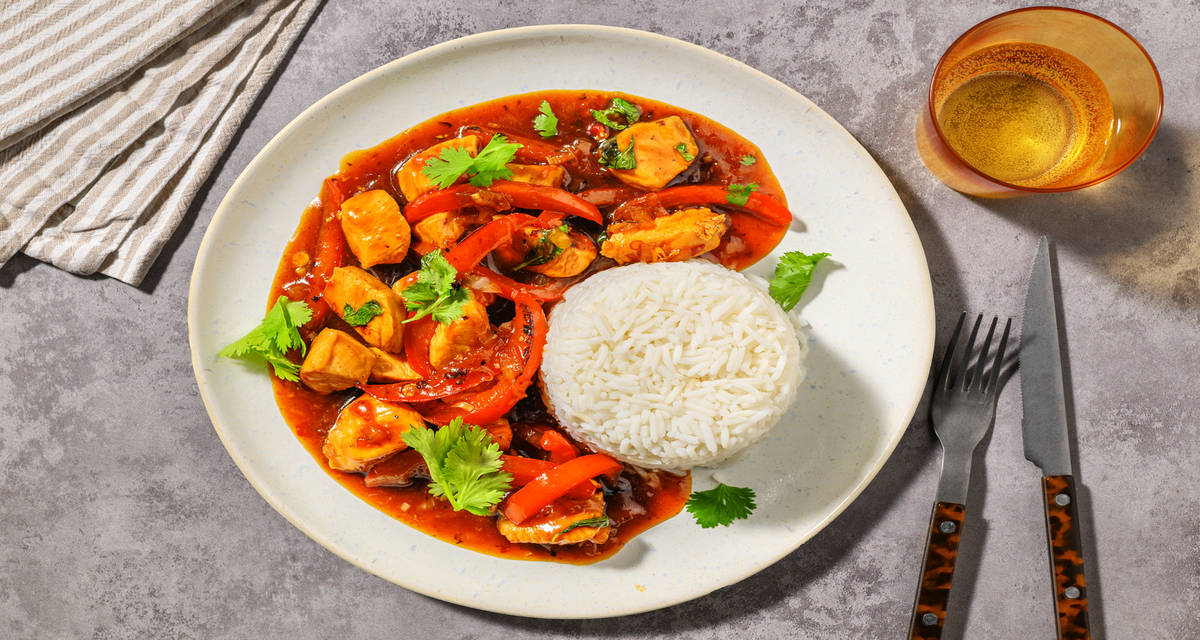 Poulet Label Rouge mariné & riz à la citronnelle avec des poivrons & de la coriandre