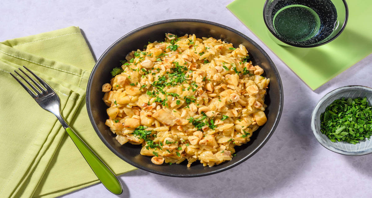 Romige orzo met gebakken koolrabi met Franse gruyère en geroosterde hazelnoten