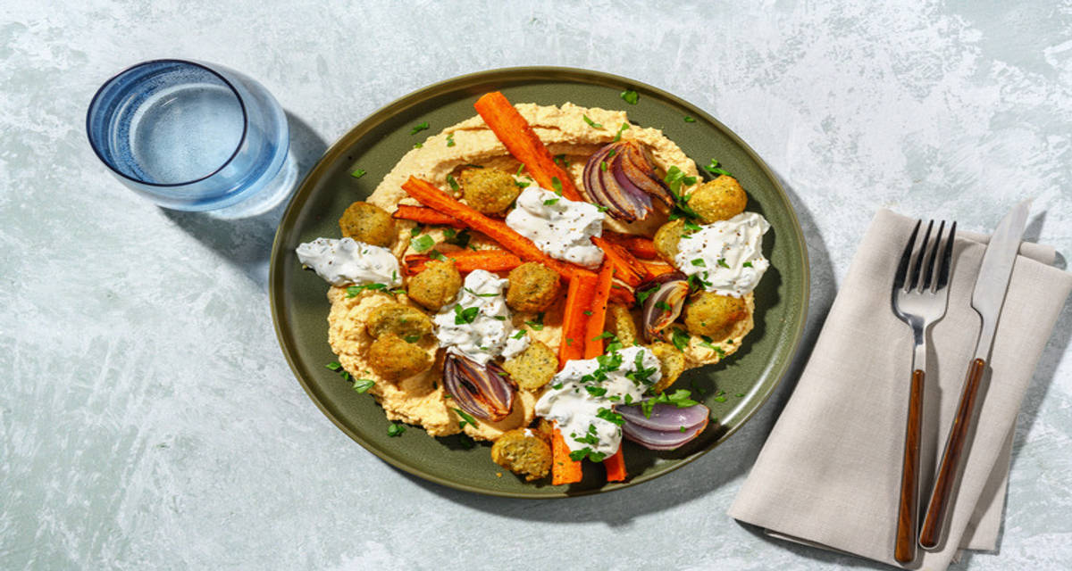 Assiette du levant falafels & labneh avec du houmous maison