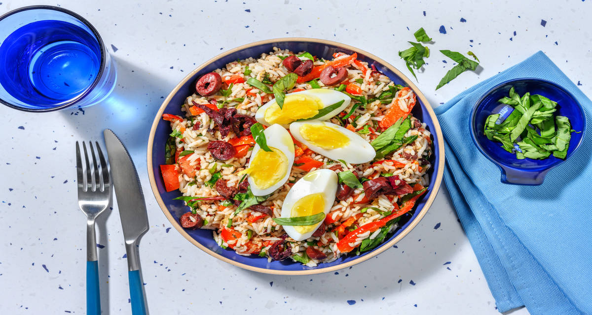 Salade de riz à la niçoise : thon & olives avec du poivron & une vinaigrette thym-basilic