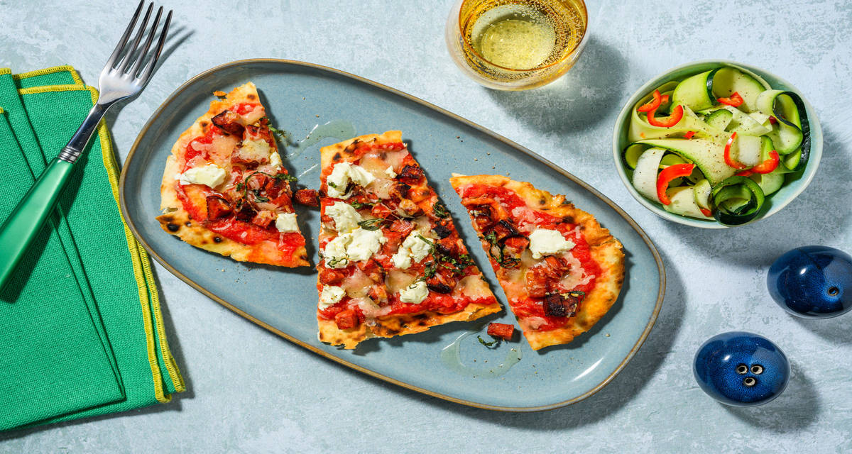 Pizza naan Diavola au chorizo & ricotta avec de la sauge & des rubans de courgette