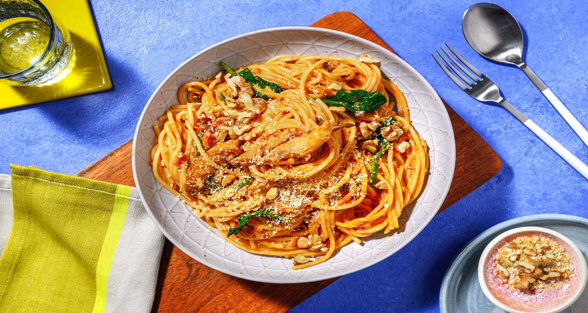 Cremet østershatte-spaghetti med valnøds-crumble og spinat